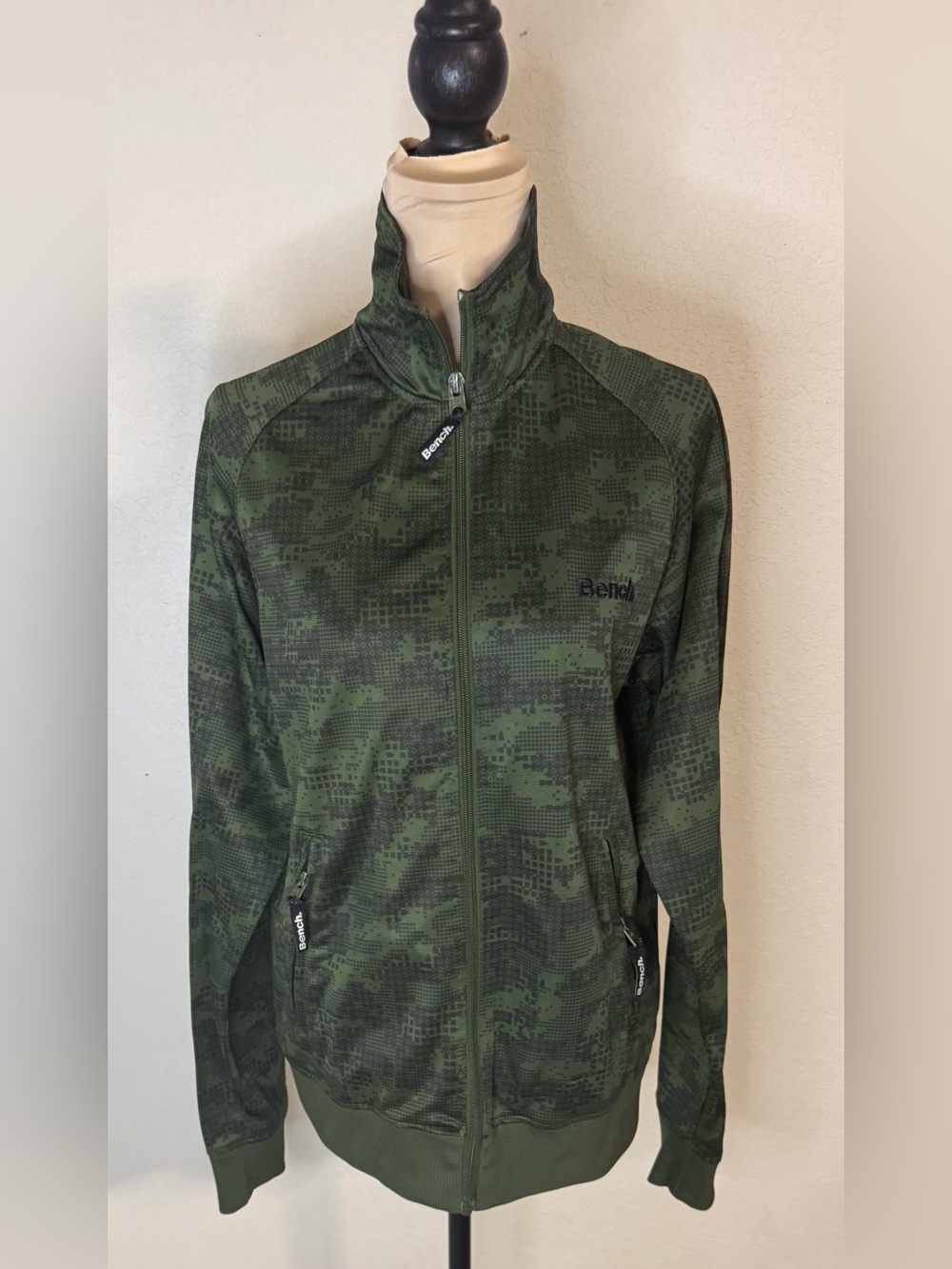 Bench Jacket Women’s Men’s Unisex Size Mediun Green/Black Full Zip Up